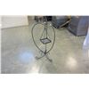 Image 2 : HANGING PLANTER STAND