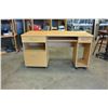 Image 2 : MAPLE ROLLING DESK