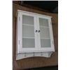 Image 1 : WHITE MEDICINE CABINET
