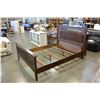 Image 8 : MODERN QUEENSIZE BEDFRAME AND NIGHTSTAND