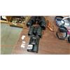 Image 2 : 3 PAIRS OF BINOCULARS