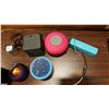 Image 2 : LOT OF 6 SMALL PORTABLE SPEAKERS