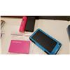 Image 1 : LOT OF 4 ASSORTED PORTABLE POWER BANKS