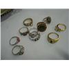 Image 3 : ASHTRAY OF ESTATE RINGS