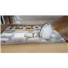 Image 2 : DINNER SET IN BOX