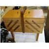 Image 3 : KENMORE SEWING MACHINE AND SEWING BOX