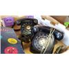 Image 2 : LOT OF THE ANTLANTIC 1956 TO 67 VINTAGE MAGAZINES AND 3 ROTARTY DIAL PHONES
