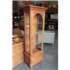 Image 2 : MAPLE BUFFET AND HUTCH