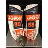 Image 2 : WAYNE GRETZKY SIGNED JOFA HOCKEY GLOVES (AUTHENTIC UPPER DECK MEMORABILIA)