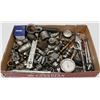 Image 1 : LARGE FLAT OF PNEUMATIC TOOL ACCESSORIES & PARTS