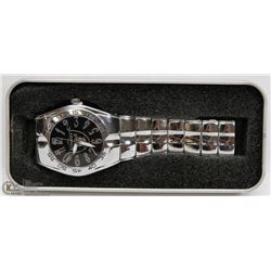 NEW IN CASE, OAKLAND RAIDERS MENS WATCH.