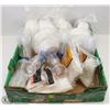 Image 1 : FLAT OF DISPOSABLE CUTLERY, CUPS, AND BOWLS