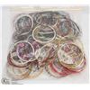 Image 1 : BAG OF 150 FASHION BRACELETS