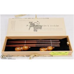 MAXWELL WILLIAMS BAMBOO CHOPSTICK KIT