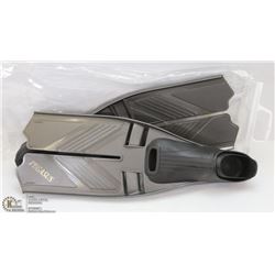 PEGASUS FLIPPERS SIZE SMALL (6-7)