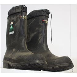 PAIR OF NEW SIZE 8 BAFFIN STEEL TOE RUBBER BOOT