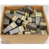 Image 1 : LOT OF 50 DESIGNER AROMATHERAPY TRAVEL SIZE