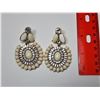 Image 1 : 25)  GOLD TONE, CLEAR CRYSTAL & WHITE