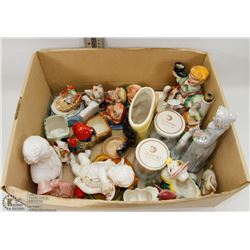 4) BOX OF COLLECTIBLE VINTAGE CHARACTERS.