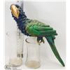 Image 1 : 22" PARROT WITH 2 VASES.