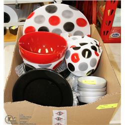 BOX OF SERVING DISHES