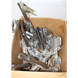 LOT OF STAINLESS STEEL UTENSILS: LADELS, TONGS,