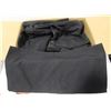 Image 1 : 111 BLACK CLOTH NAPKINS.