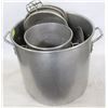 Image 1 : LOT OF FOUR COMMERCIAL STOCK POTS W/