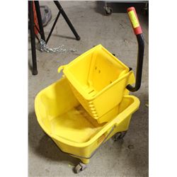 COMMERCIAL RUBBERMAID MOP BUCKETS W/ RINGER