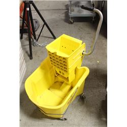 COMMERCIAL RUBBERMAID MOP BUCKETS W/ RINGER
