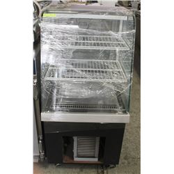 CANADIAN DISPLAY REFRIGERATED DELI COOLER WITH