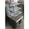 Image 3 : CANADIAN DISPLAY REFRIGERATED DELI COOLER WITH