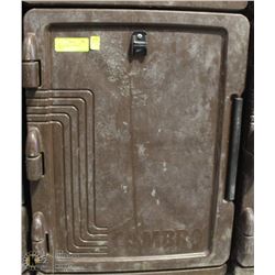 LARGE CAMBRO BEVERAGE CARRIER