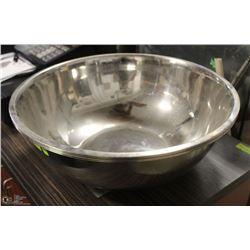 GROUP OF 22" STAINLESS STEEL WINCO MIXING BOWLS