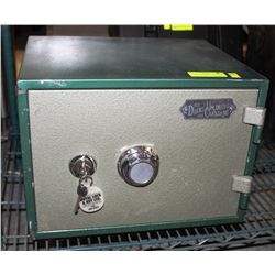 DUCK UNLIMITED SAFE WITH KEY