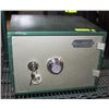 Image 1 : DUCK UNLIMITED SAFE WITH KEY