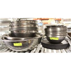 LOT OF LARGE MIXING BOWLS & COLANDERS &