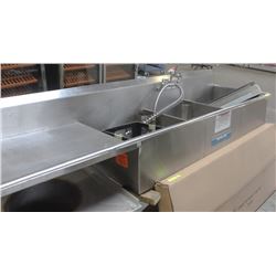 STAINLESS STEEL 3 WELL SINK