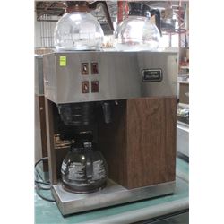 BUNN 2 BURNER COFFEE MAKER WITH 3 POTS