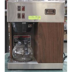 BUNN COFFEE MACHINE WITH POT