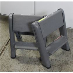 GROUP OF 2 RUBBERMAID FOLDING STEP STOOLS