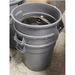 GROUP OF 3 BRUTE WASTE BINS WITH 1 DOLLY