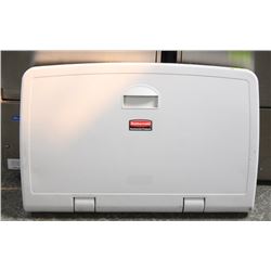 RUBBERMAID BABY CHANGING TABLE