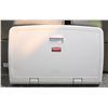 Image 1 : RUBBERMAID BABY CHANGING TABLE