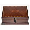 Image 2 : ESTATE MENS BOMBAY WOOD INLAY JEWELRY BOX