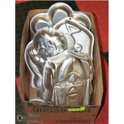 BOX W/6 LARGE CHARACTER CAKE BAKE PANS