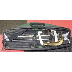 SET OF METAL HORSESHOES WITH PINS IN CASE