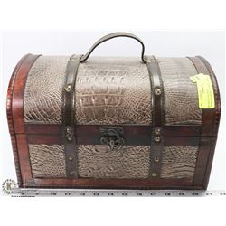 WOOD & LEATHER STORAGE/TRINKET CHEST - 14"H X