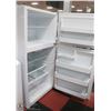 Image 2 : GE WHITE 21.2 CUFT TOP FREEZER NO FROST FRIDGE.
