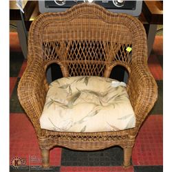 WICKER ACCENT CHAIR